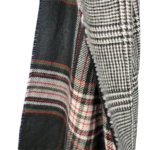 Steve Madden Plaid and Houndstooth Large  Fringed Wrap - One Size - Picture 4 of 6